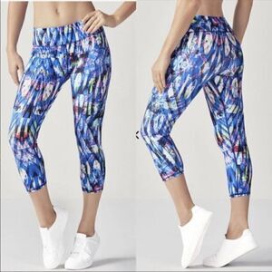 ‎Fabletics Salar Capri Reef Cropped Leggings Small